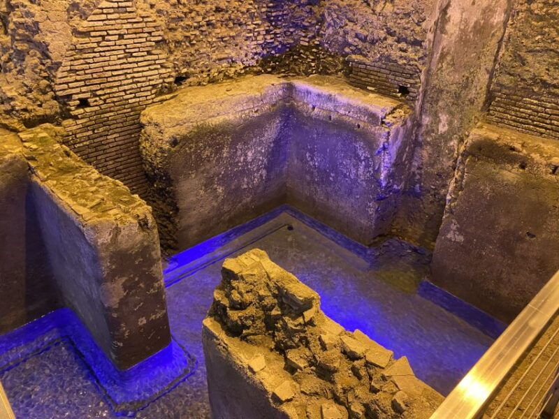 rome-piazza-navona-and-trevi-district-underground-pass