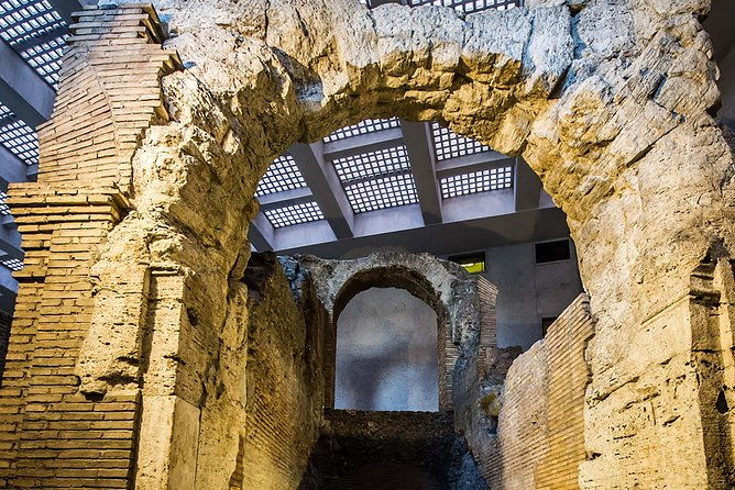 rome-piazza-navona-trevi-district-underground-pass