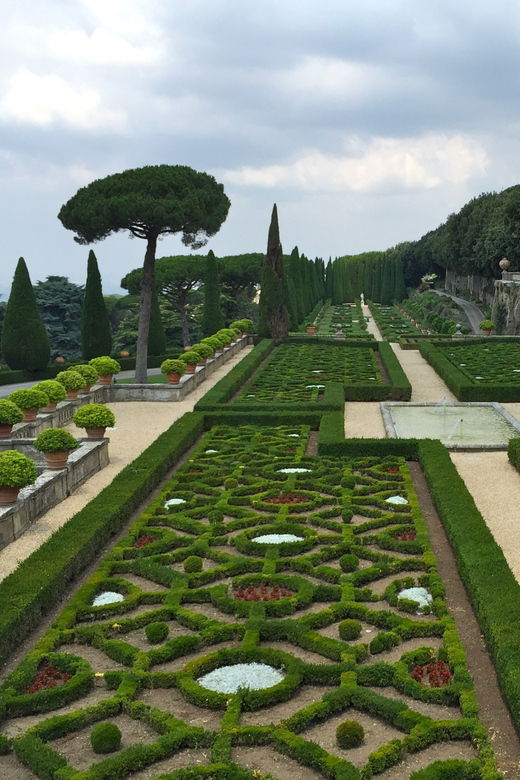 rome-pontifical-villa-gardens-at-castel-gandolfo-minibus