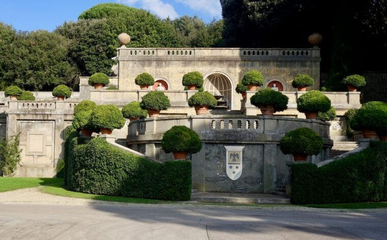 rome-pontifical-villa-gardens-at-castel-gandolfo-minibus