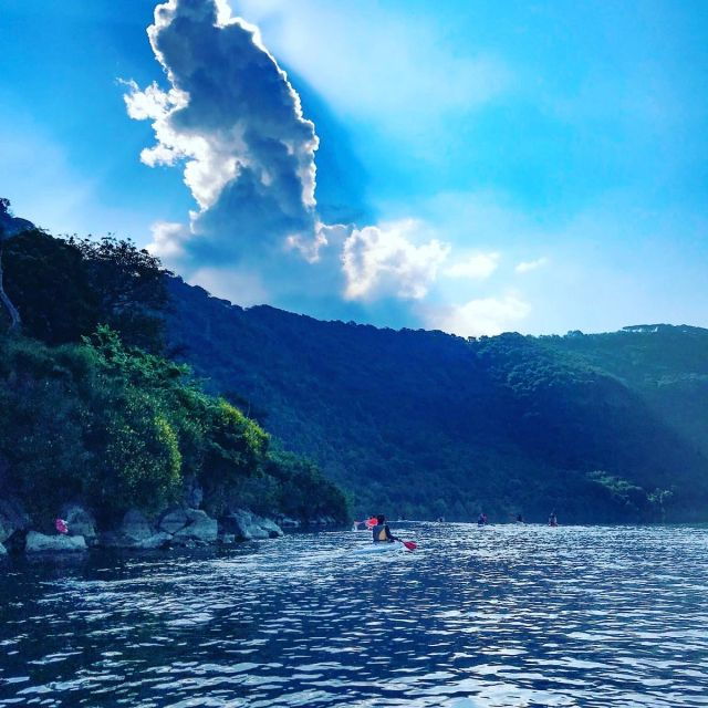 rome-popes-lake-kayak-tour-with-swimming-roman-pizza