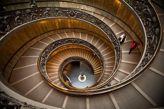 rome-private-tour-with-official-tour-guide-for-the-vatican-museum