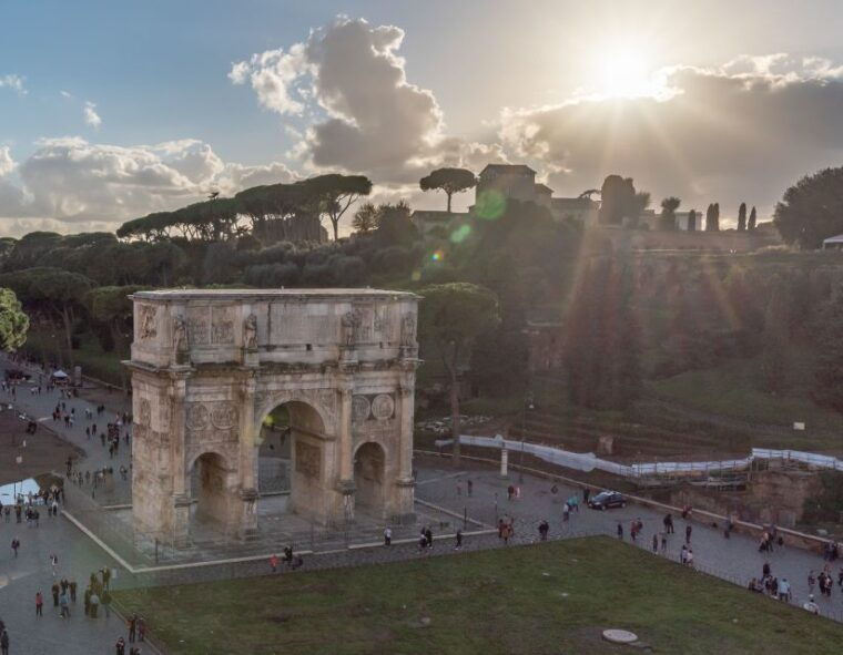 rome-roman-piazzas-with-colosseum-and-roman-forum-tour
