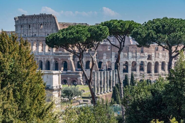 rome-roman-piazzas-with-colosseum-and-roman-forum-tour