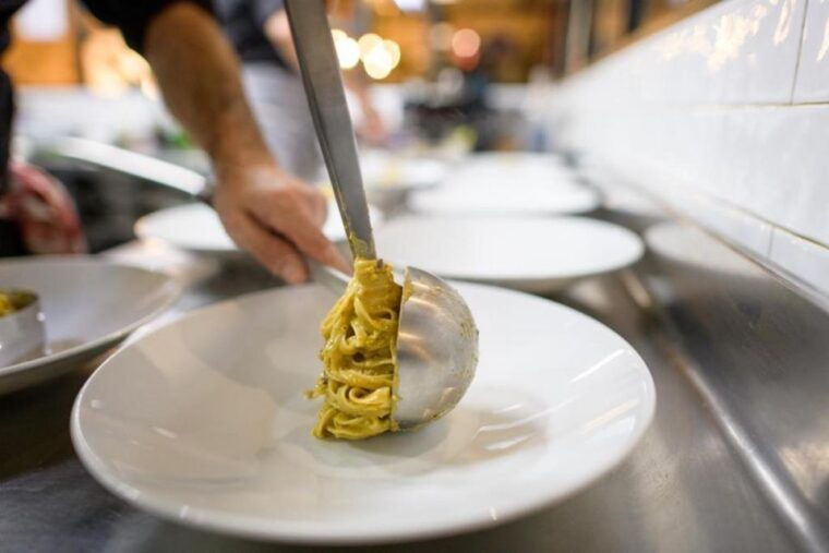 rome-roman-restaurant-dining-experience-with-food-and-wine