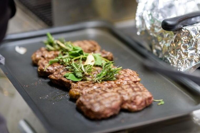 rome-roman-restaurant-dining-experience-with-food-and-wine