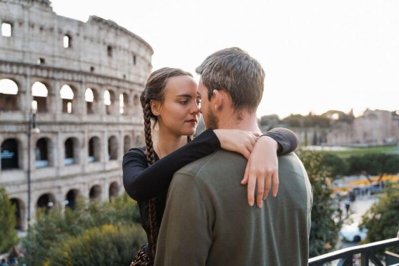 rome-romantic-couple-photoshoot-experience-at-the-colosseum