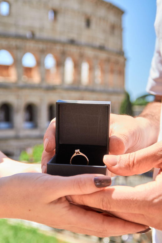rome-romantic-proposal-photoshoot