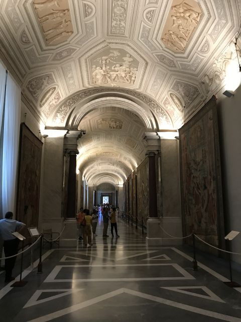 rome-sistine-chapel-early-morning-access