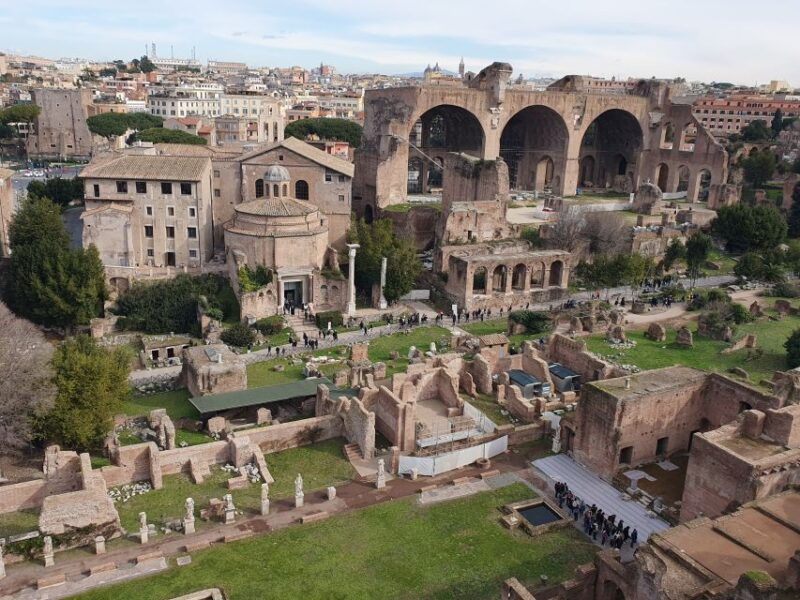 rome-small-group-colosseum-arena-and-forum-tour-adults-only