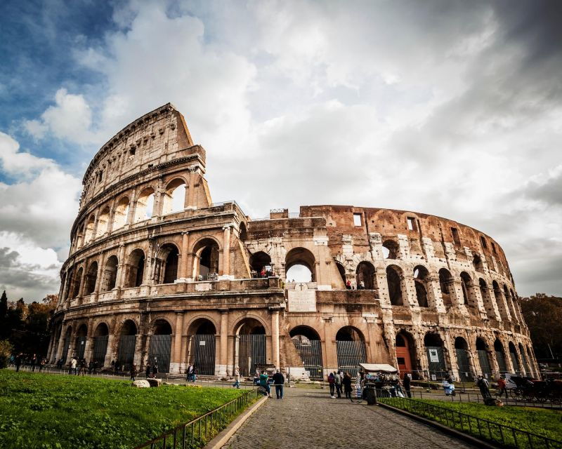 rome-small-group-colosseum-arena-and-forum-tour-adults-only