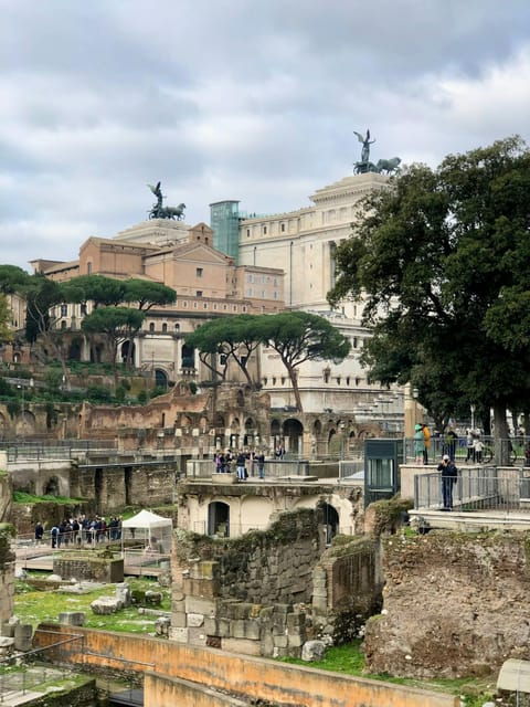 rome-small-group-colosseum-roman-forum-palatine-hill-2