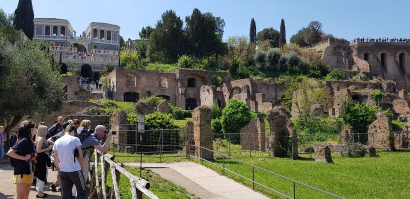 rome-small-group-colosseum-roman-forum-palatine-hill