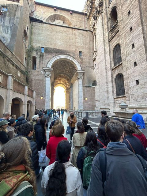 rome-st-peters-basilica-and-papal-tombs-guided-tour-4