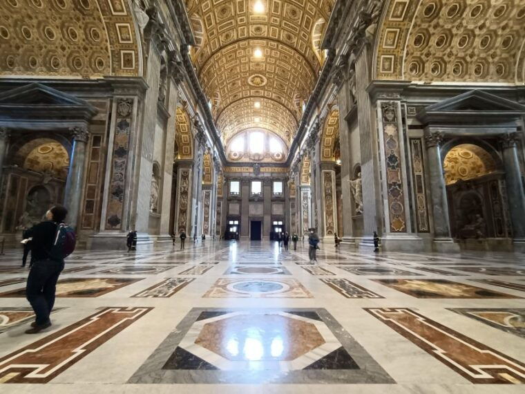 rome-st-peters-basilica-guided-tour-with-papal-tombs