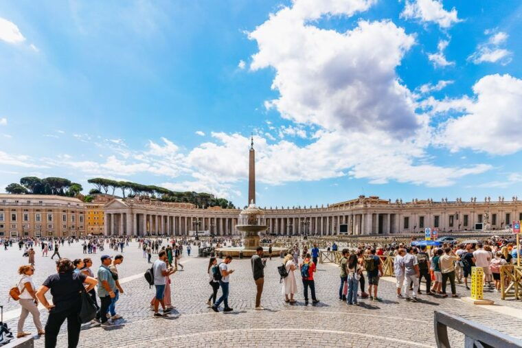 rome-st-peters-basilica-square-and-grottoes-guided-tour