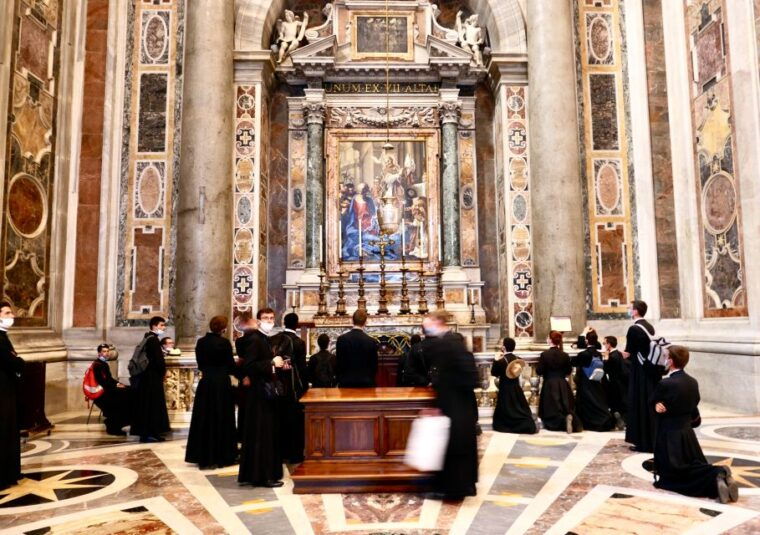 rome-st-peters-basilica-with-dome-private-tour