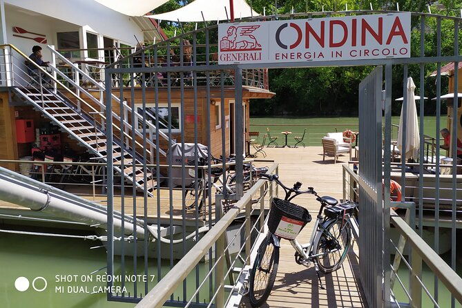 rome-tiber-cycle-path-electric-muscle-rental-bike