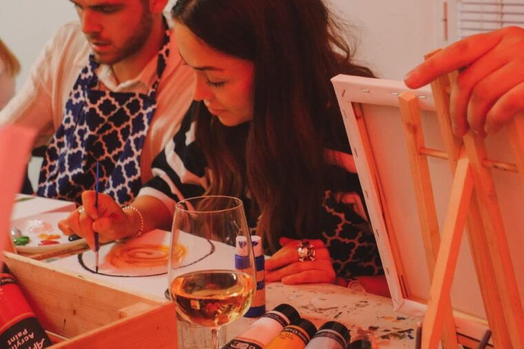 rome-tipsy-painting-class-with-fine-wine-and-arts