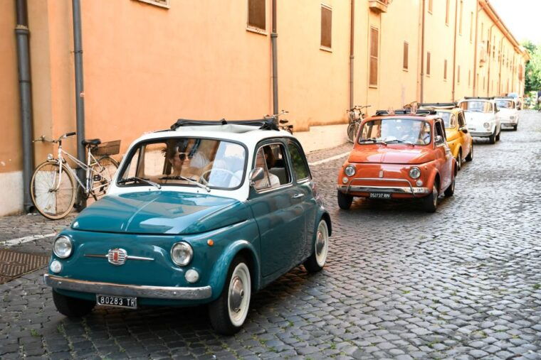 rome-tour-in-a-vintage-60s-fiat-500-with-paparazzi-photo