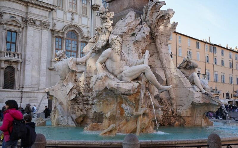 rome-trevi-fountain-and-piazza-navona-underground-tour