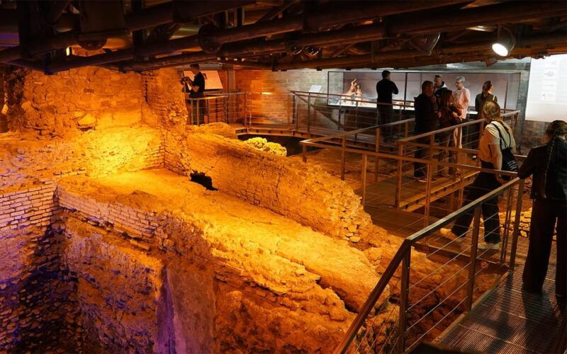 rome-trevi-fountain-and-piazza-navona-underground-tour