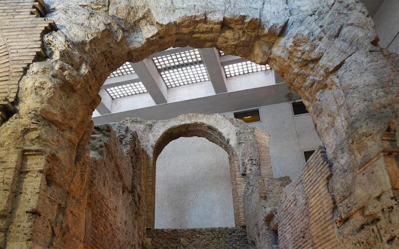 rome-trevi-fountain-and-piazza-navona-underground-tour