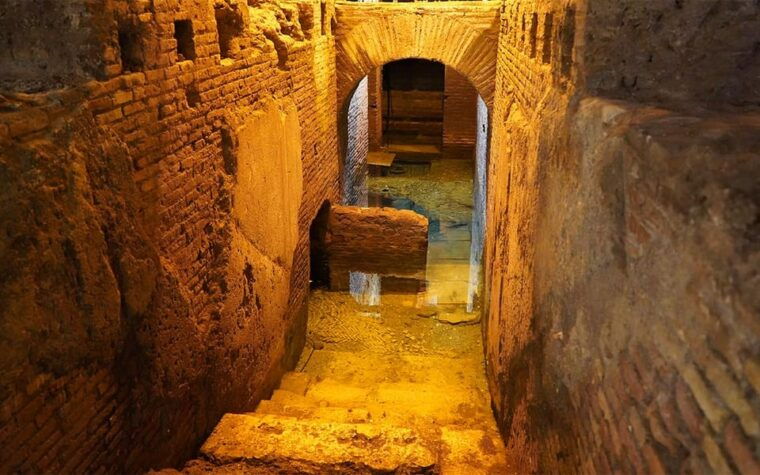 rome-trevi-fountain-and-piazza-navona-underground-tour