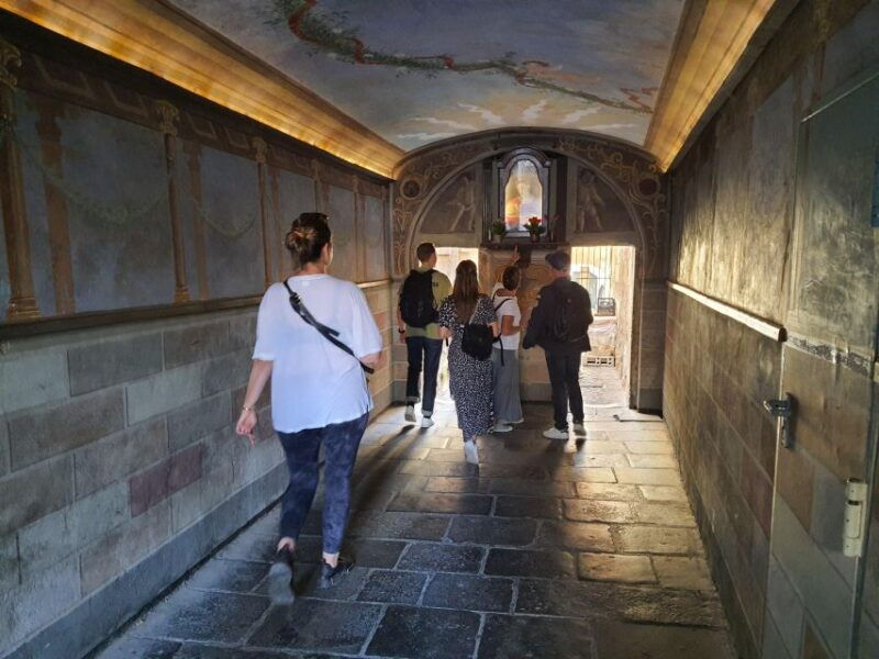 rome-trevi-fountain-other-highlights-guided-tour-at-night