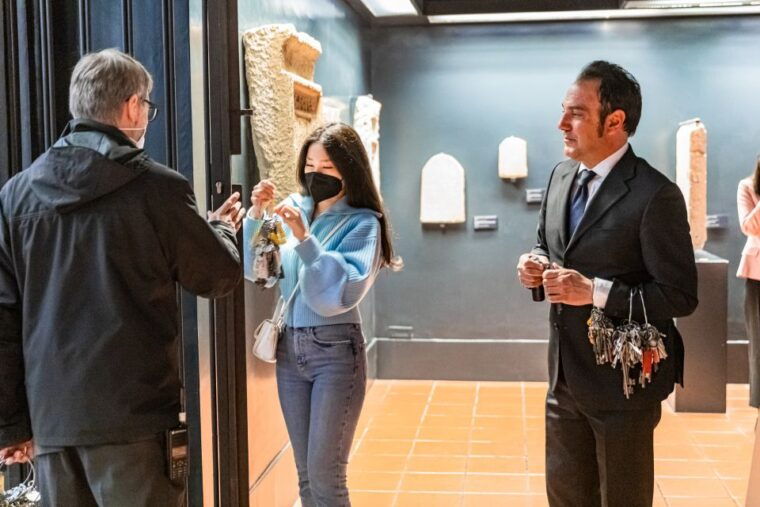 rome-turning-the-lights-on-at-the-vatican-museums