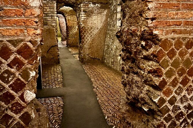 rome-undergrounds-san-clemente-basilica-exclusive-private-tour