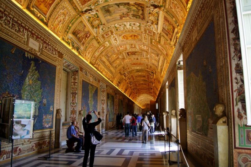 rome-vatican-and-sistine-chapel-wheelchair-accessible-tour