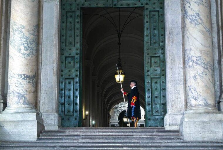 rome-vatican-museum-sistine-chapel-and-st-peter-tour