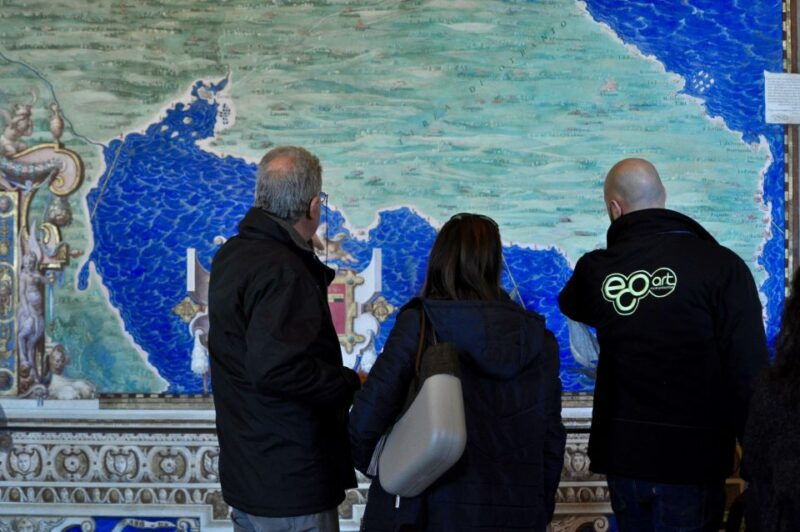 rome-vatican-museums-sistine-chapel-raphaels-rooms