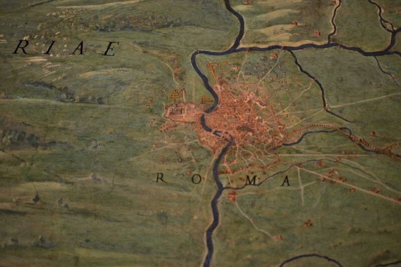 rome-vatican-museums-sistine-chapel-raphaels-rooms