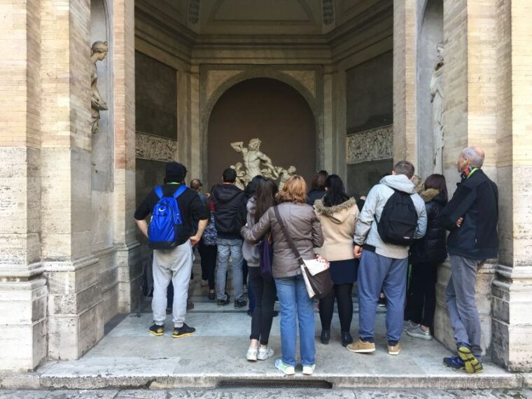 rome-vatican-museums-sistine-chapel-raphaels-rooms