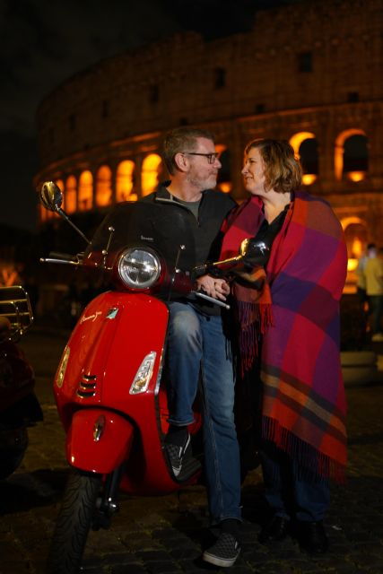rome-vespa-scooter-night-tour-with-pro-photographer