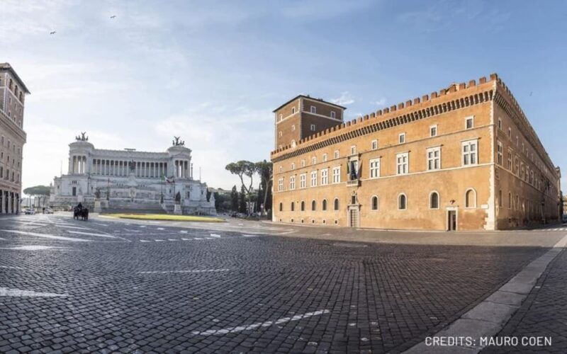 rome-vittoriano-with-rooftop-view-palazzo-venezia-entry