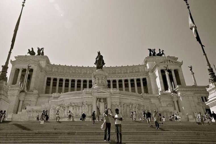 romes-12-best-highlights-private-full-day-tour