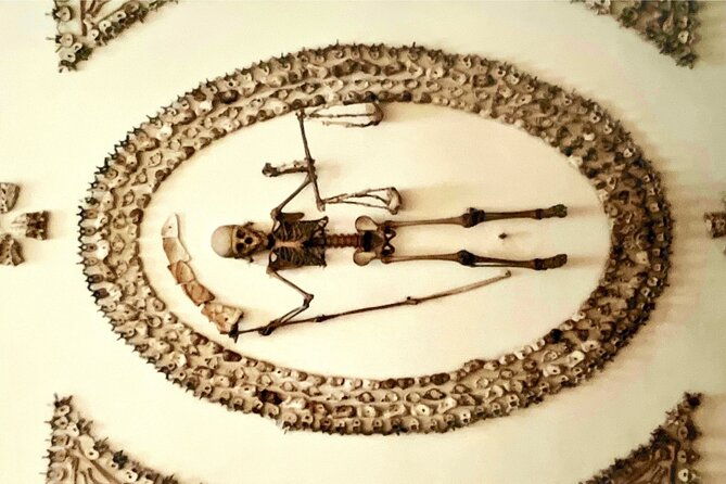 romes-bone-crypts-and-dark-centre-tour