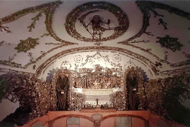 romes-bone-crypts-and-dark-centre-tour