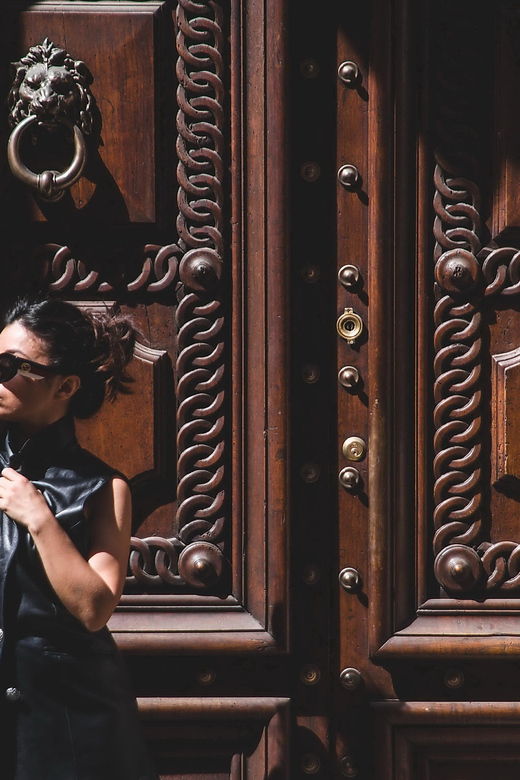 romes-eternal-charm-captivating-photoshoot-experience-2