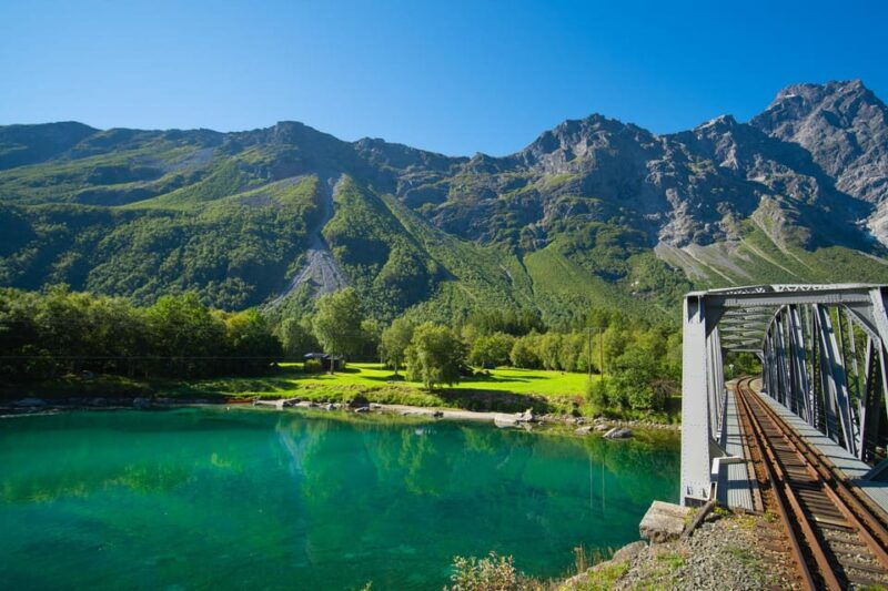 romsdalen-rauma-railway-golden-train-with-guide