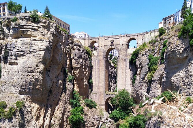 ronda-setenil-de-las-bodegas-land-of-contrasts-semi-private