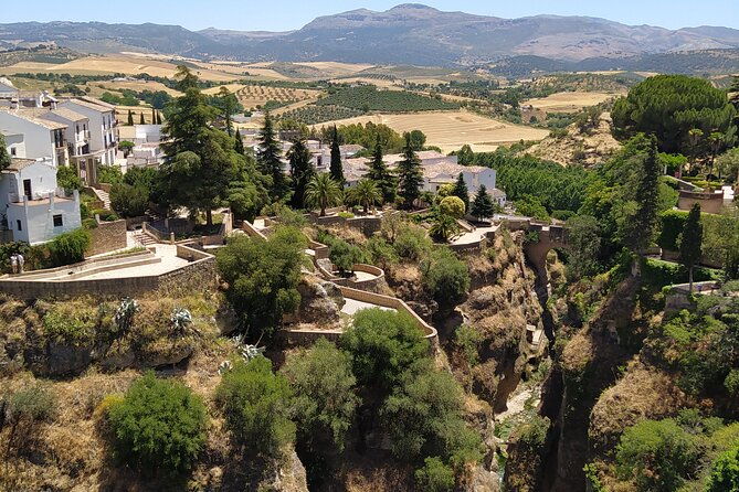 ronda-setenil-de-las-bodegas-land-of-contrasts-semi-private