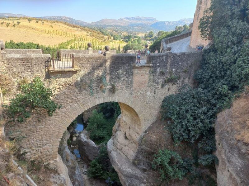 ronda-setenil-de-las-bodegas-semiprivate