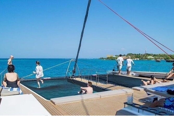 rosario-islands-catamaran