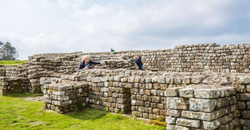 rosslyn-chapel-and-hadrians-wall-small-group-day-tour