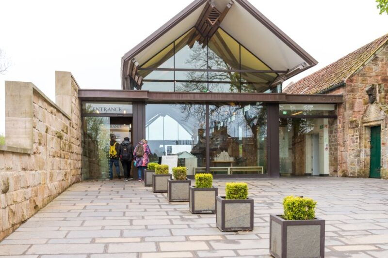 rosslyn-chapel-and-hadrians-wall-small-group-day-tour