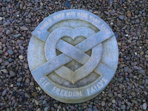 rosslyn-chapel-and-hadrians-wall-small-group-tour-from-edinburgh